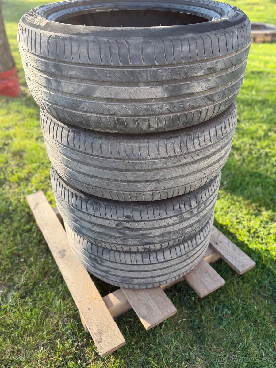 Michelin 225/50 R18 - 2