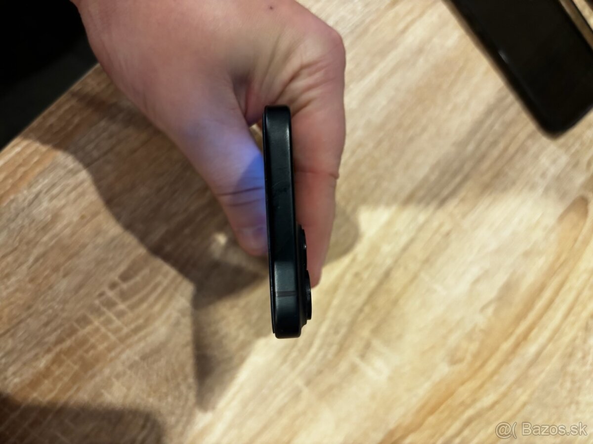 iPhone 15 128GB - 2