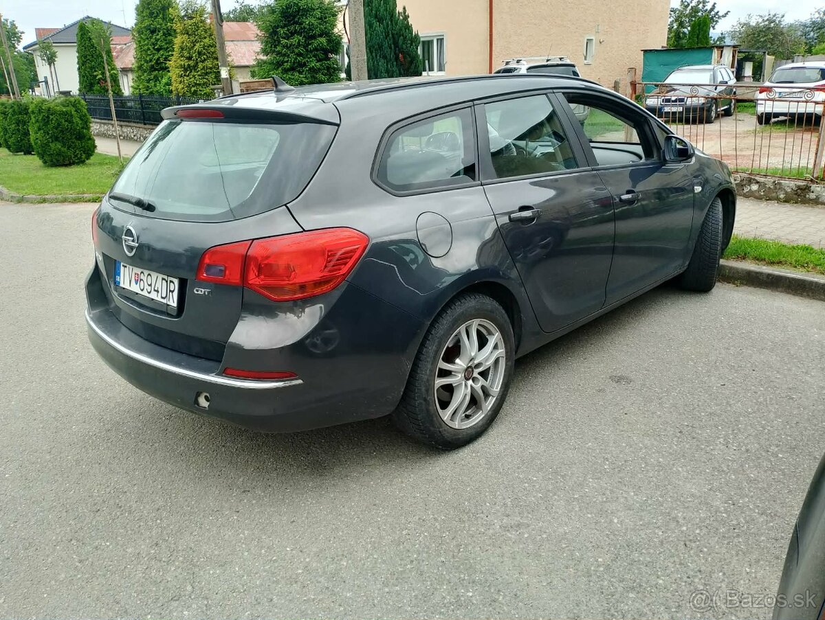 OPEL ASTRA J 1.7 CDTI 81KW - 2