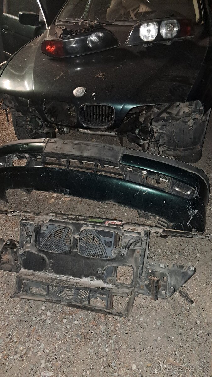 Rozpredam bmw e39 na diely - 2