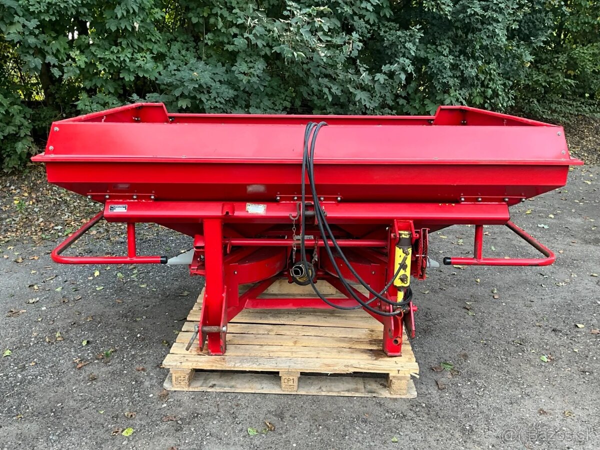 1200L Nizozemské rozmetadlo LELY CENTERLINER SL - 2