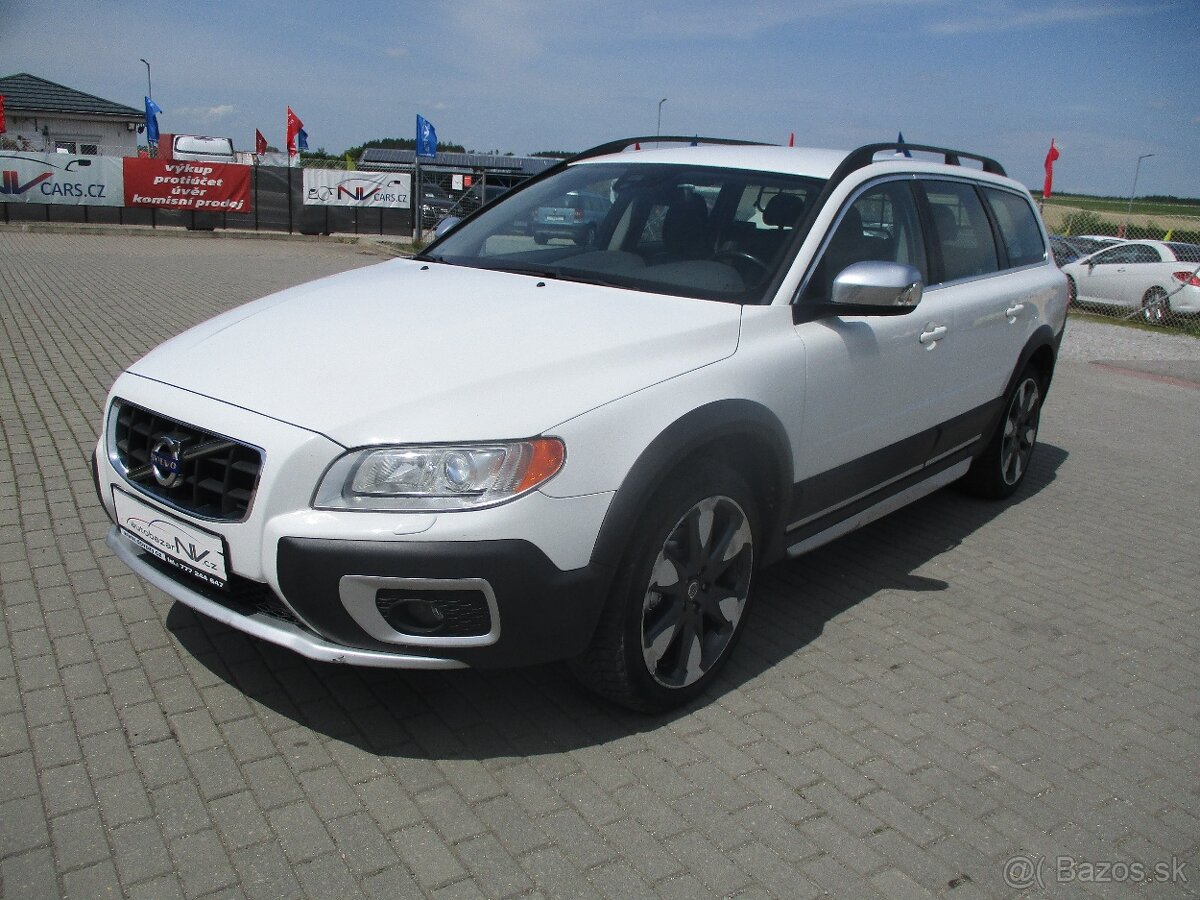 VOLVO XC70 2,4D 120KW CROSSCOUNTRY AWD GPS XENON 2013 - 2