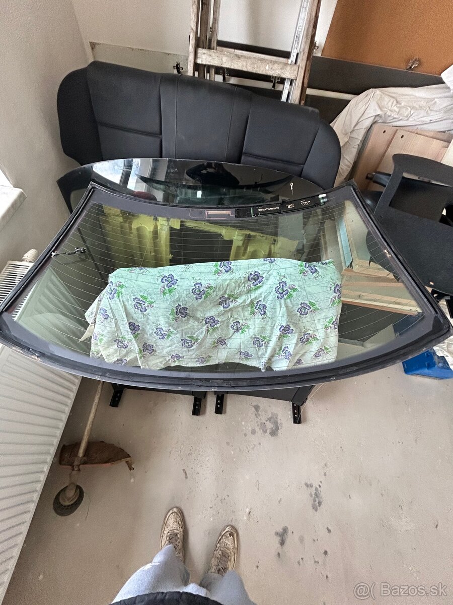 Zadné sklo Audi A4 B6 - 2