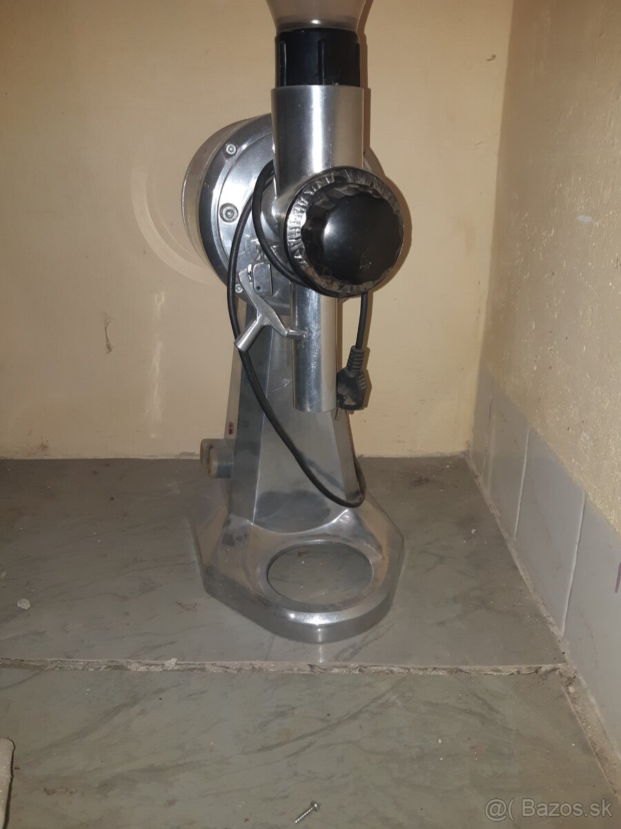 Predam profi mlyncek na kavu - 2