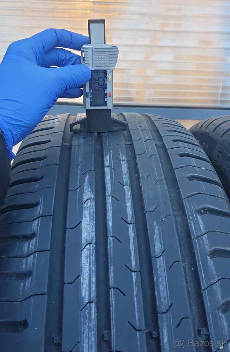 Letné pneu. Continental 215/55R17 - 2