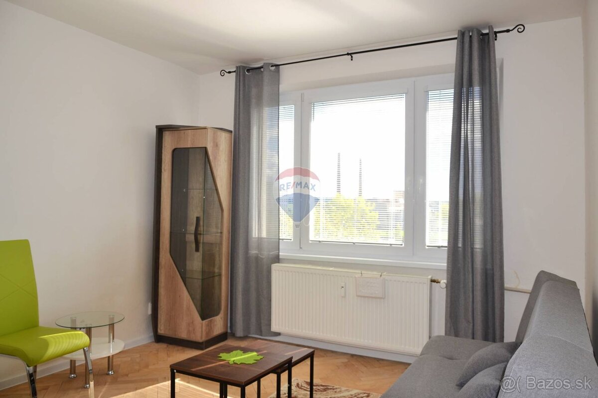 Na predaj 1- izb. byt v meste Poltár - 2