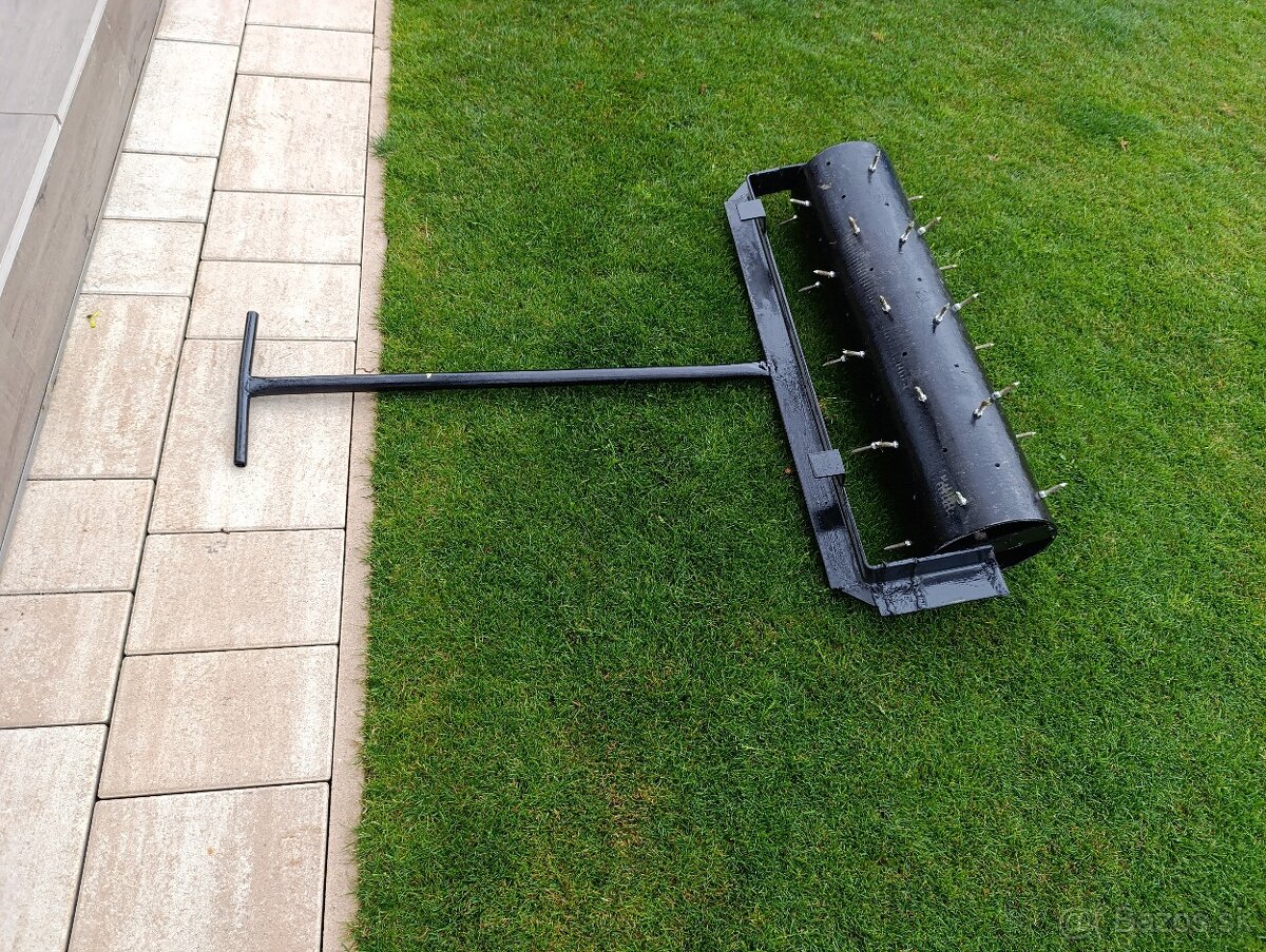 Záhradný valec s plnými hrotmi - 2