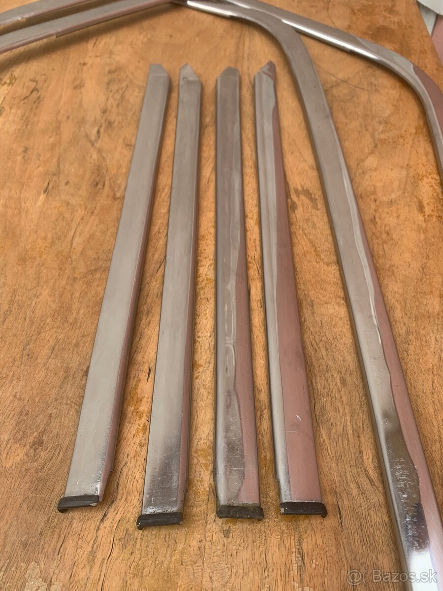 Chromové lišty Lada 1500 - 2