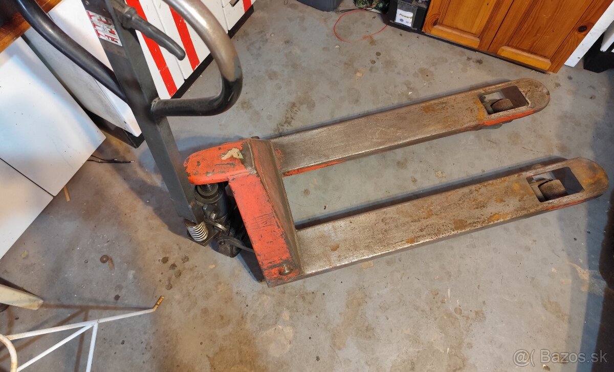 Paletovy vozík 2,3t - 2