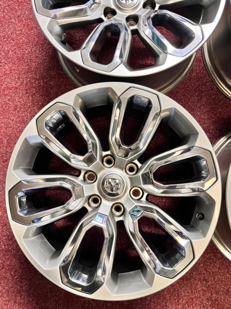 6x139.7 R20 Originál Dodge RAM 5.Generace - TOP STAV - 2