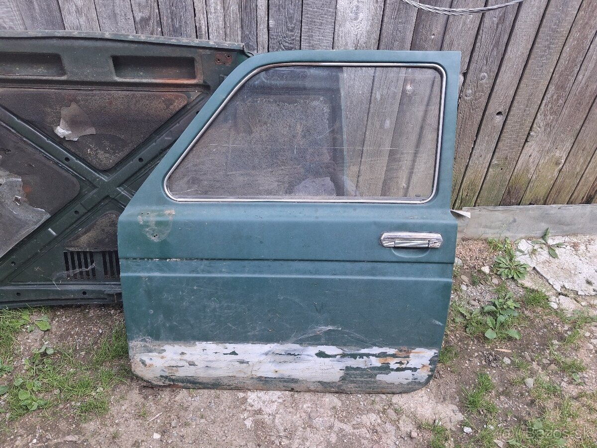 predám dvere a kapotu Lada niva 1.7 - 2