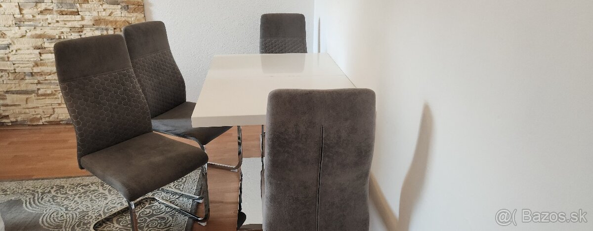 Jedalensky stol a stoliky - 2
