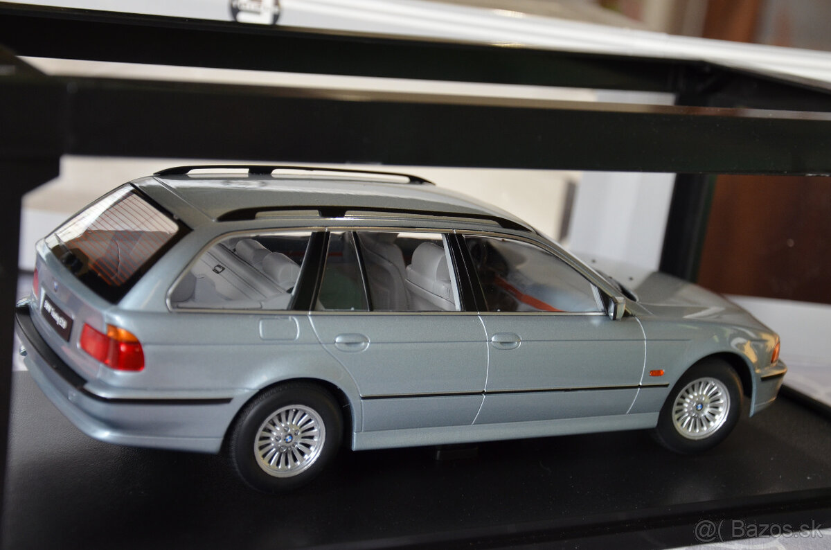 1:18 Triple 9 modely - 2