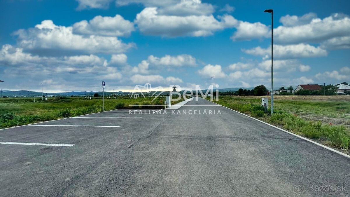 Pozemok v lukratívnej novovznikajúcej lokalite,Sliač - 2