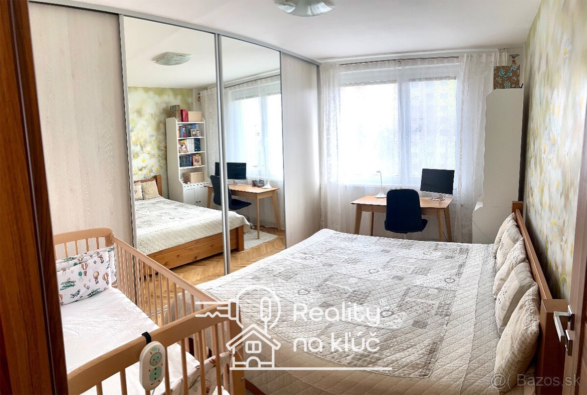 Na predaj zrekonštruovaný 3-izbový byt na Nábrežnej ul. v NZ - 2