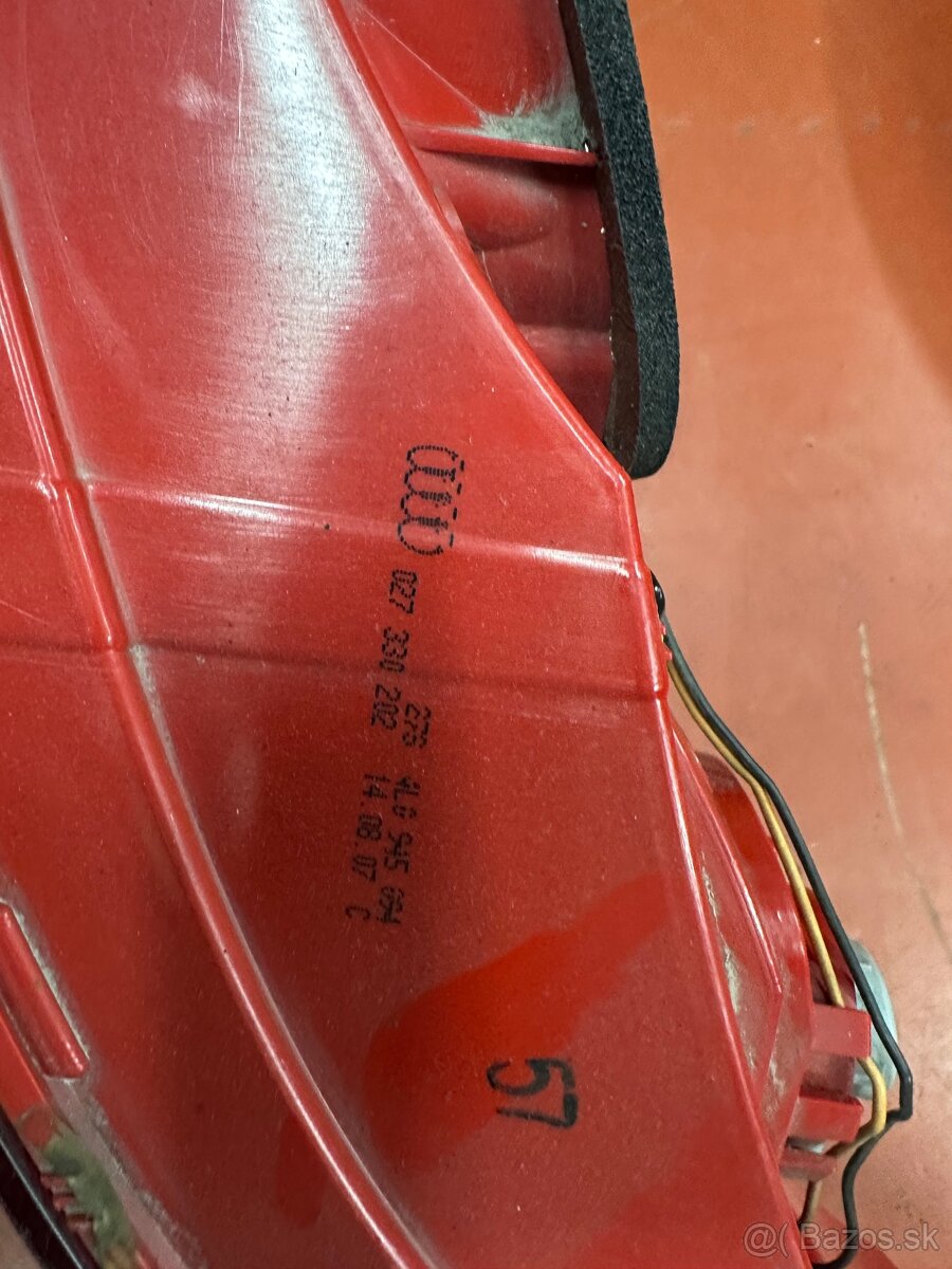 Predám zadné svetlá na Audi Q7 - 2