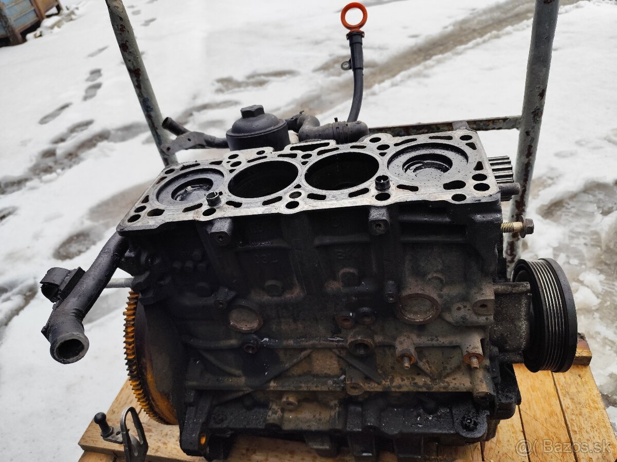 Blok motora 1,6 TDI 77 kW CAYC - 2