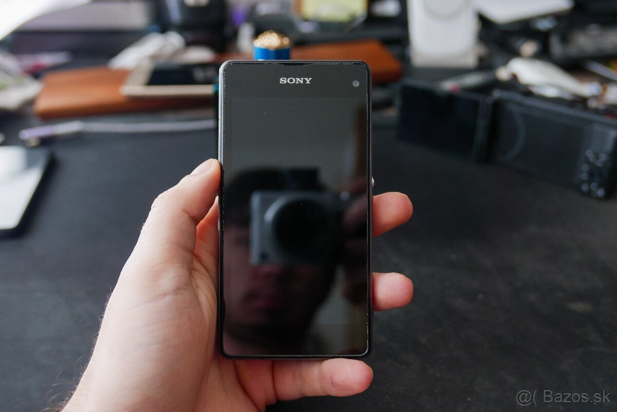 Sony Xperia Z1 Compact čierna - 2