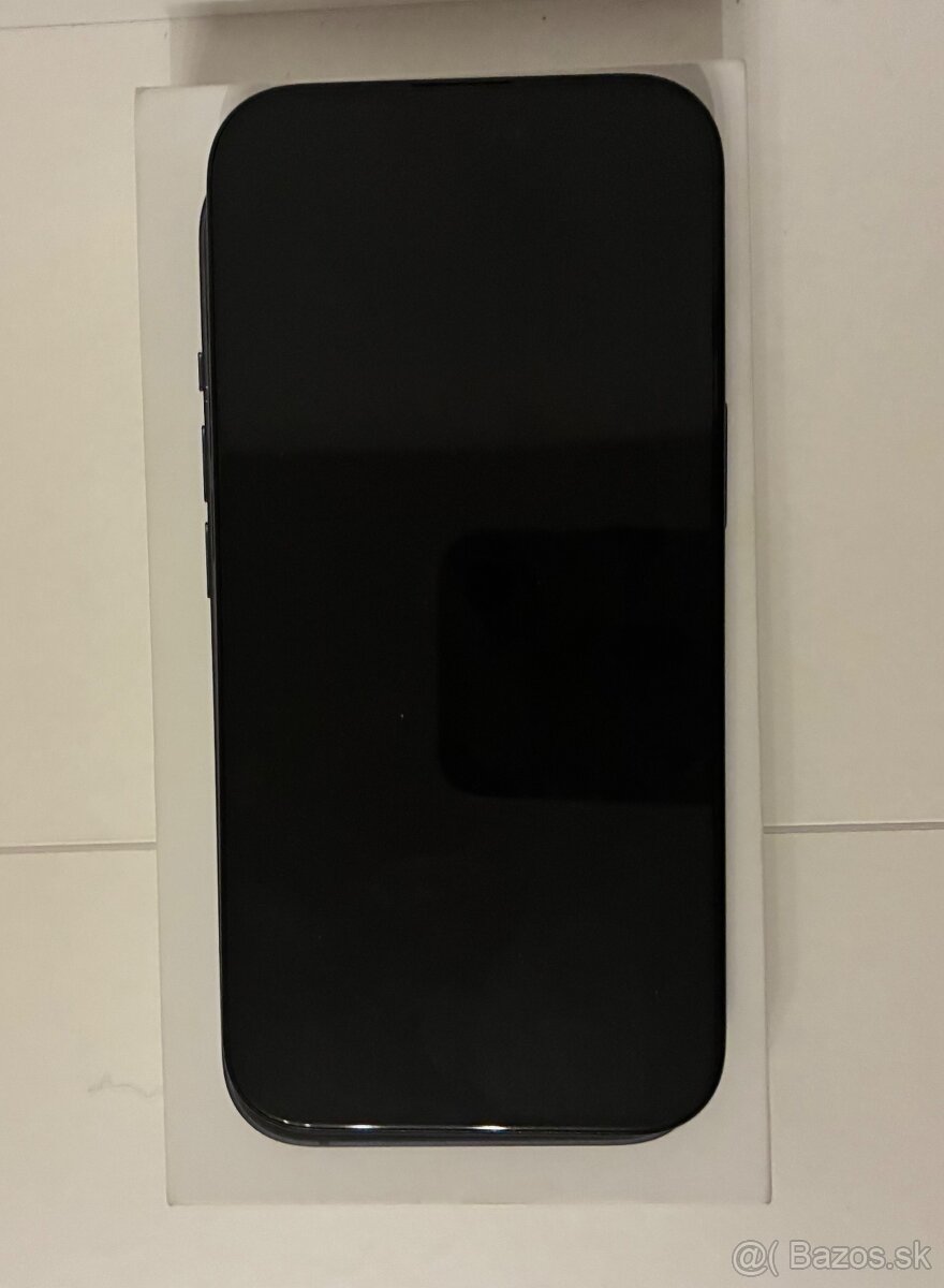 Apple iPhone 15 256GB - 2