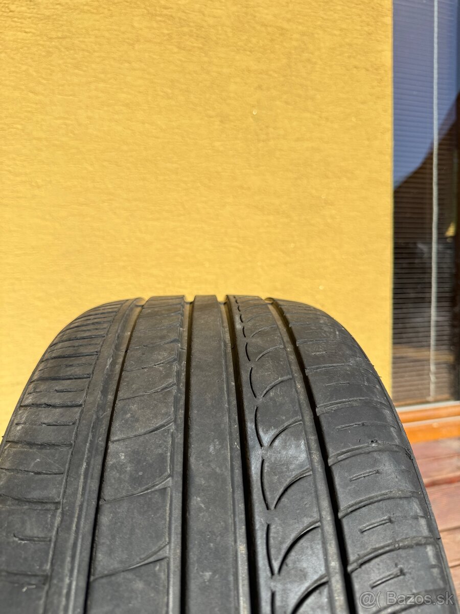 235/35 ZR19 letné - 2