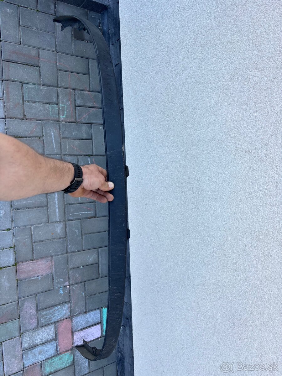 Spoiller dacia Renault - 2