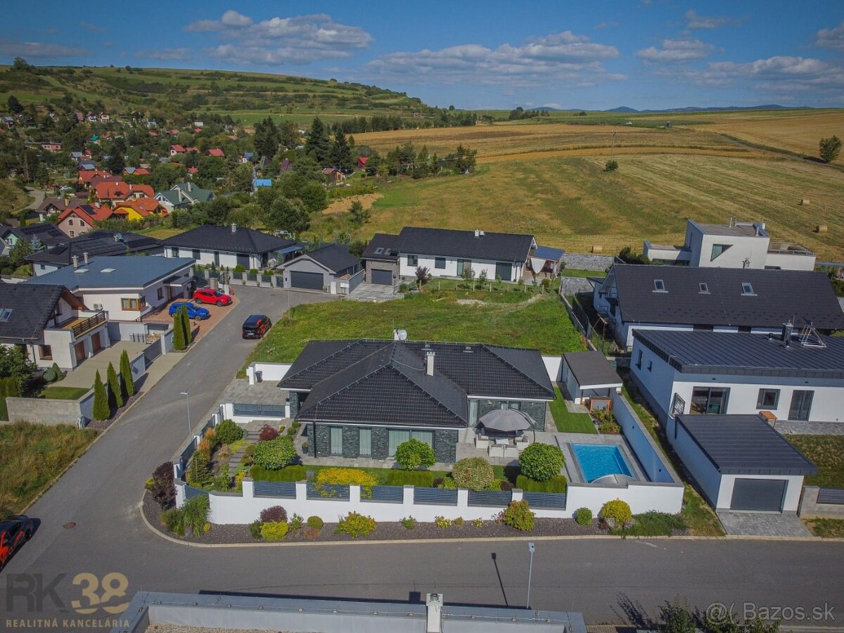 Exkluzívny rodinný dom s krásnym pozemkom pod Tatrami - 2