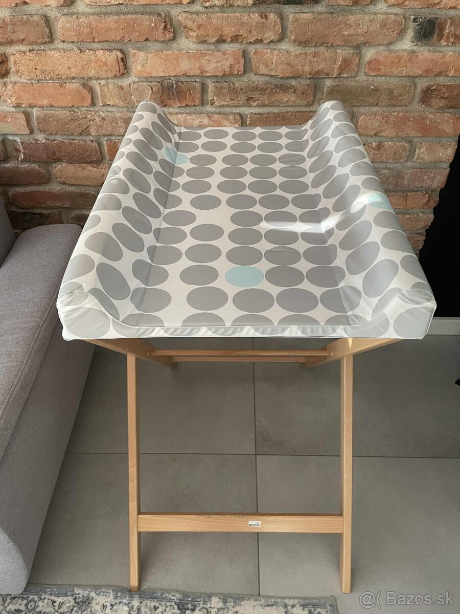 Prebaľovací pult - 2