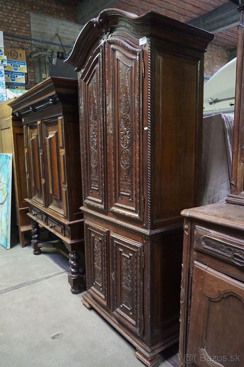 Starožitná skriňa - 2