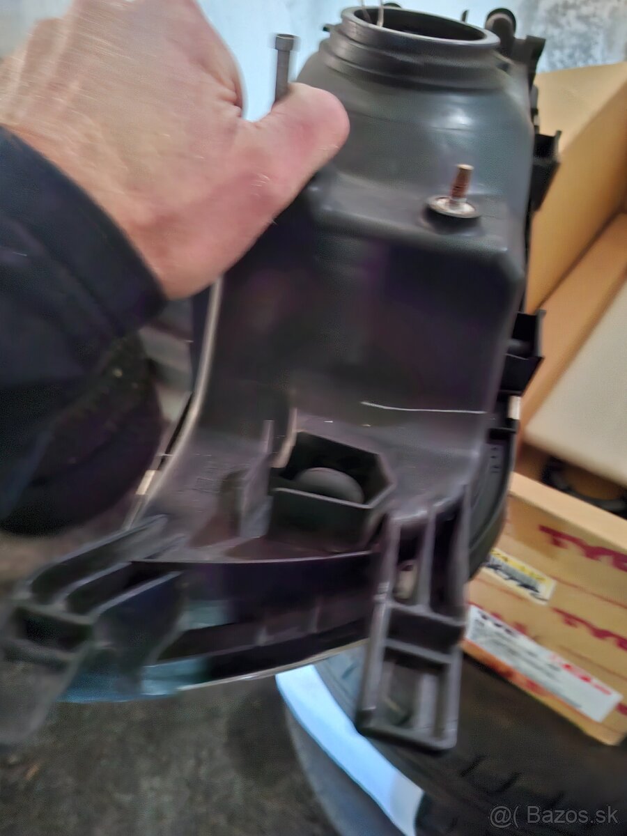 Predam predny ľavý reflektor Nissan almera n15 - 2