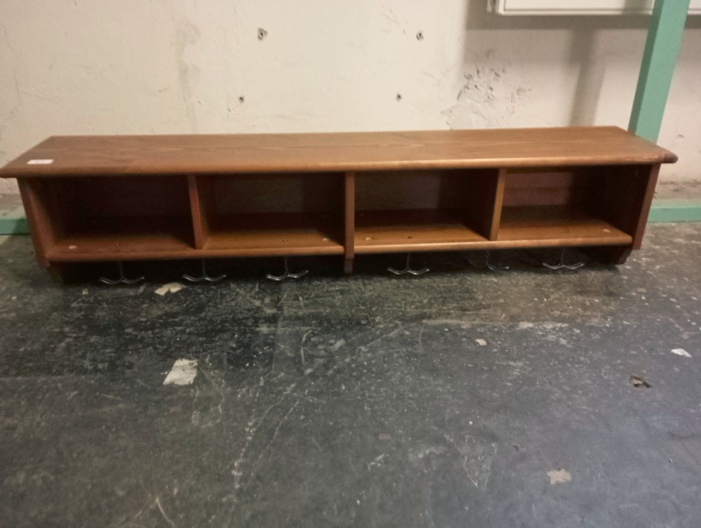 Kuchynská polička na stenu - 2