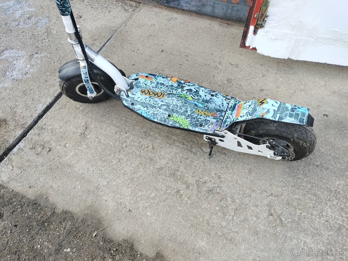 Elektrická kolobežka - 2