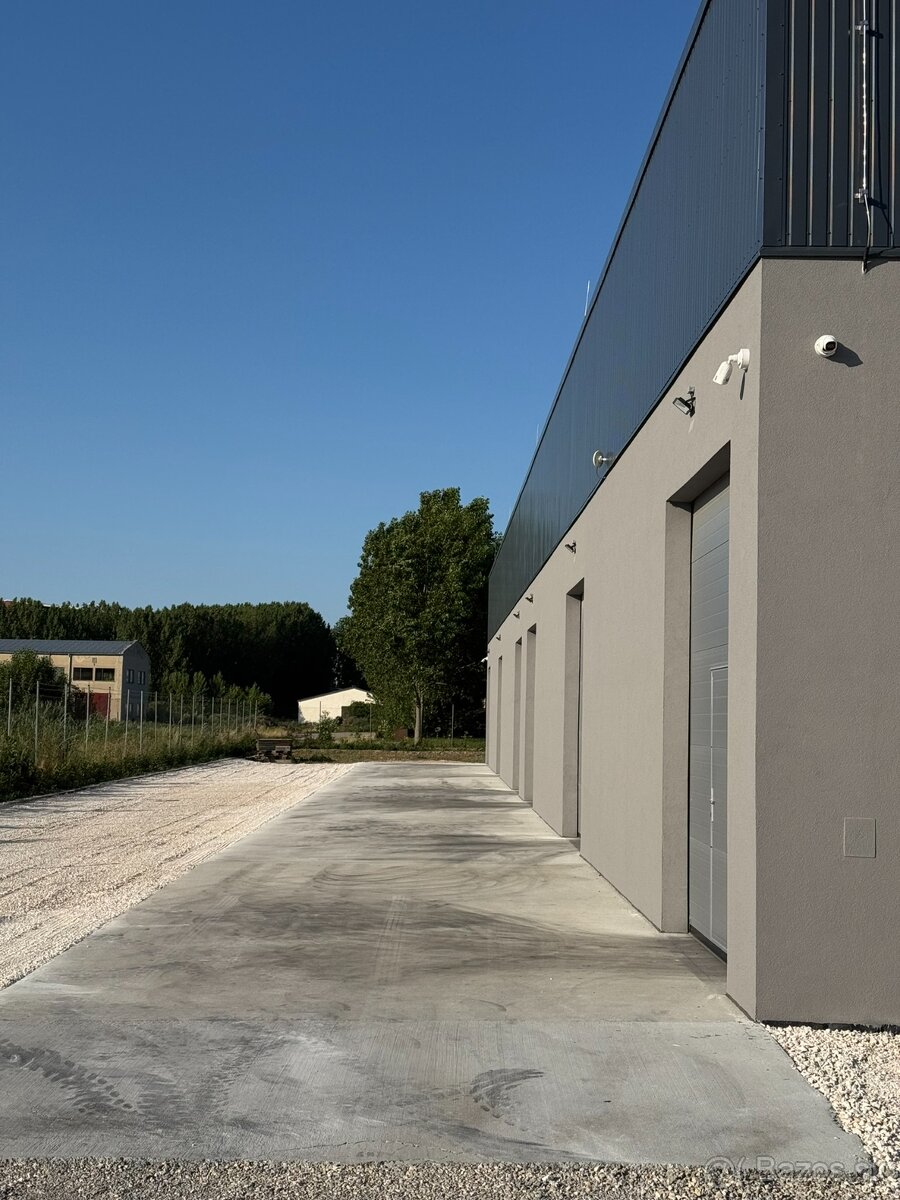 Skladový priestor na prenájom v Kolárove - 2
