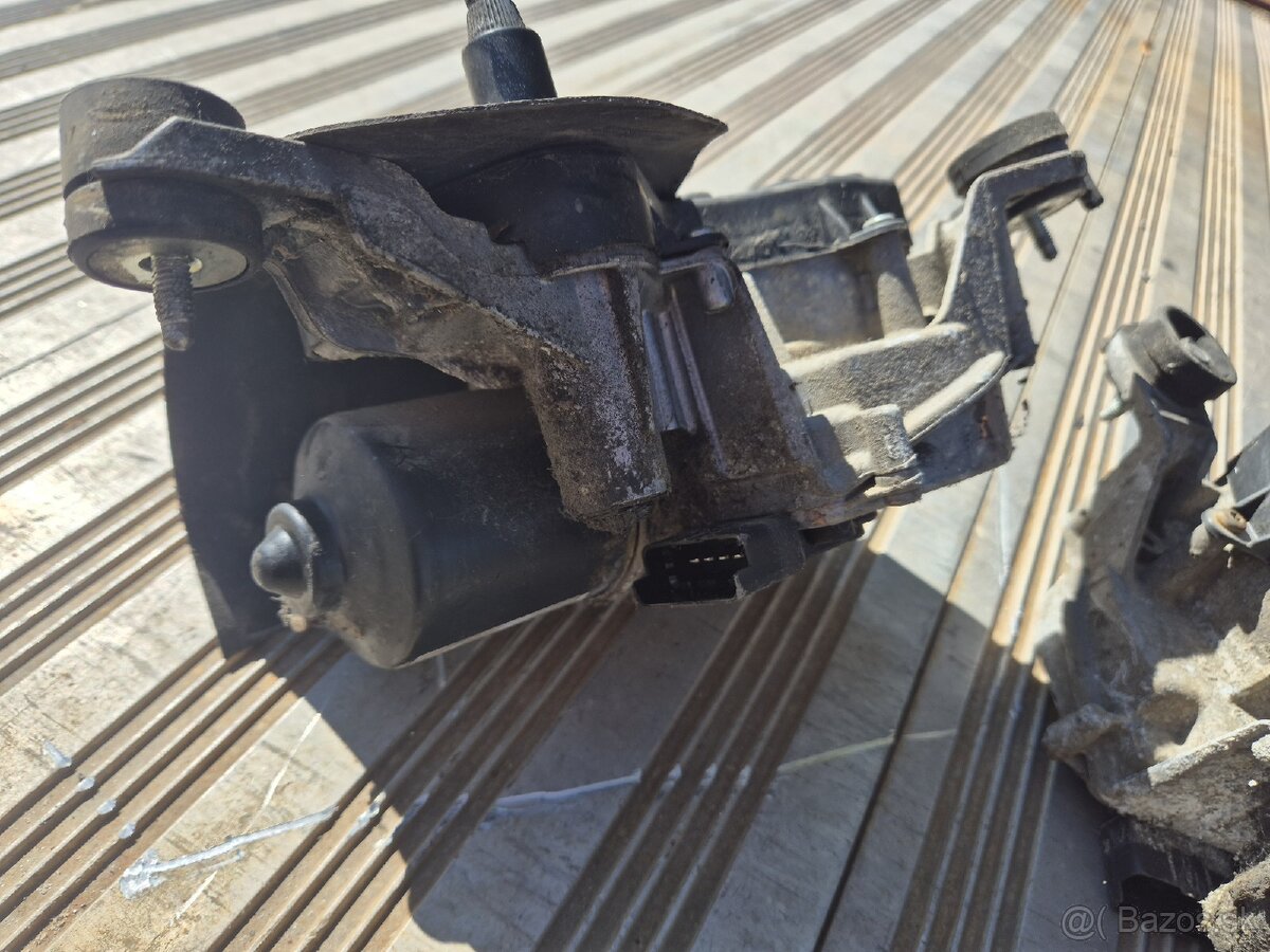 Motor stieračov C5 - 2