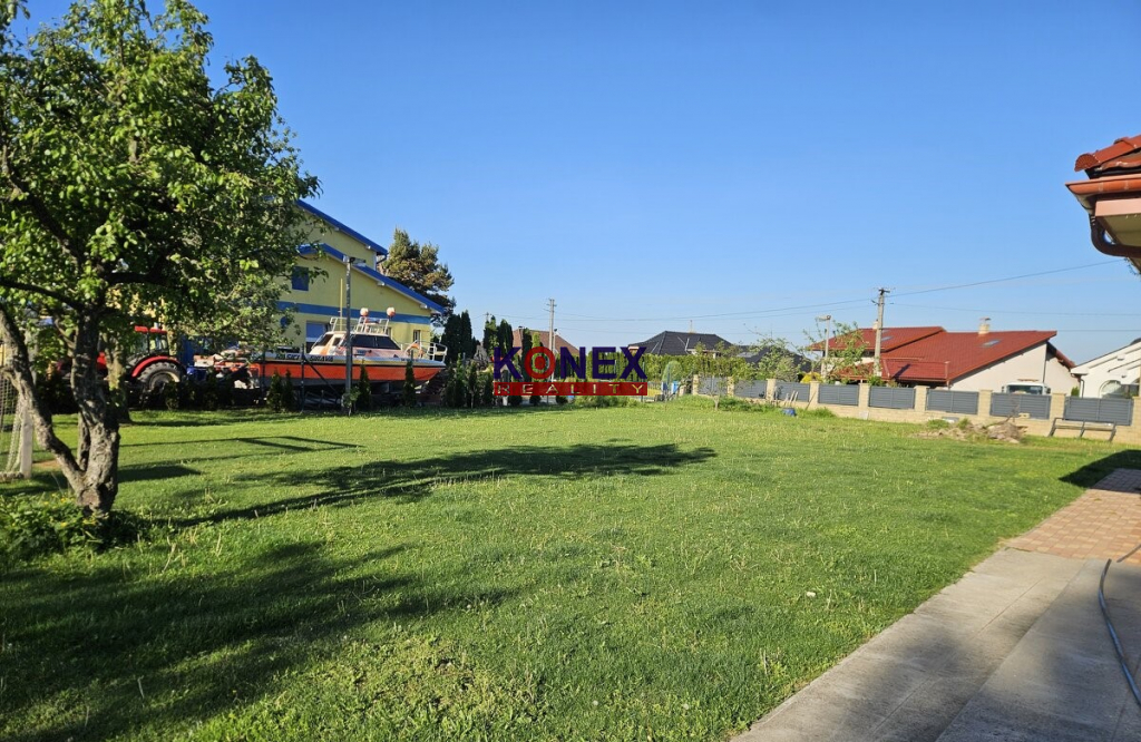 Na predaj krásny stavebný pozemok v obci Vinné ???? - 2