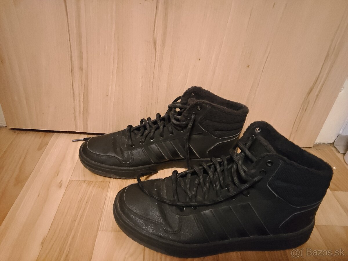 Zateplené vyššie Tenisky zn.ADIDAS č.44 t.j.9.5 - 32 Eur - 2