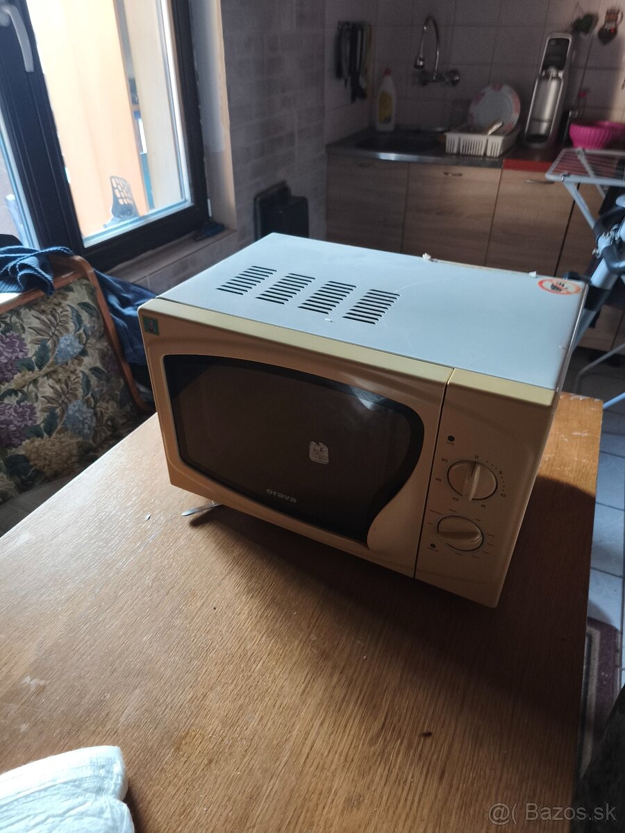 Predám funkčnú mikrovlnku - 2