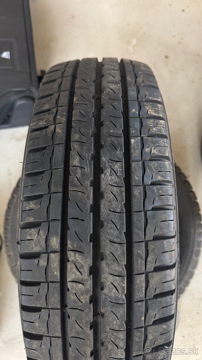 215/70/R15 C BFgoodrich - 2