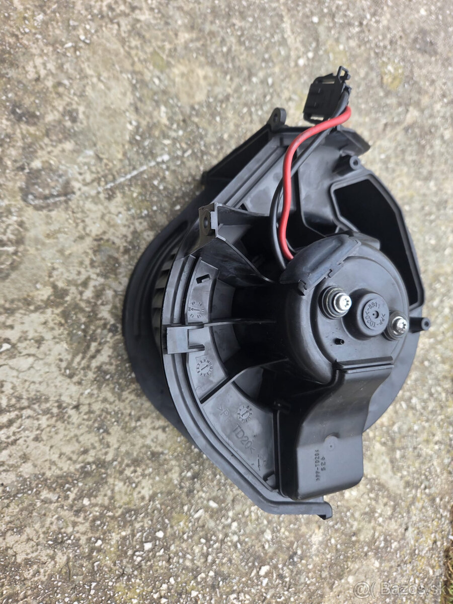 Vnútorný / Kabinovy ventilátor Audi A6 C6 - 2