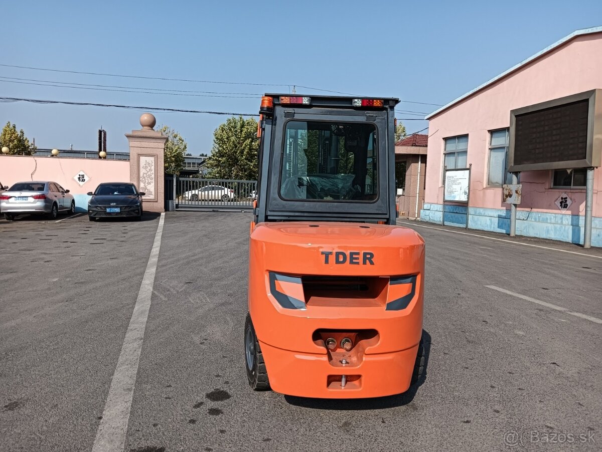 Predam vzv FD40 s kabínou nový - 2