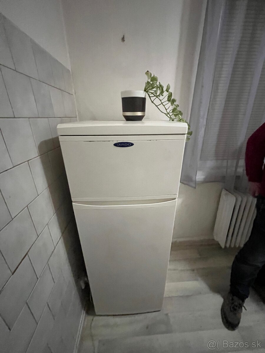 Predám starú chladničku - 2