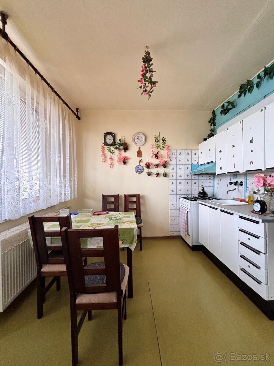 1-izbový byt s balkónom a veľkou murovanou pivnicou – Generá - 2