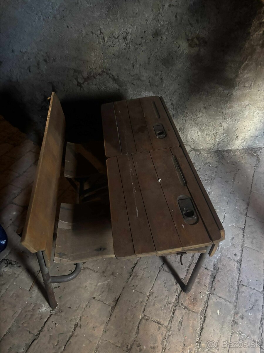 Skolska lavica - 2