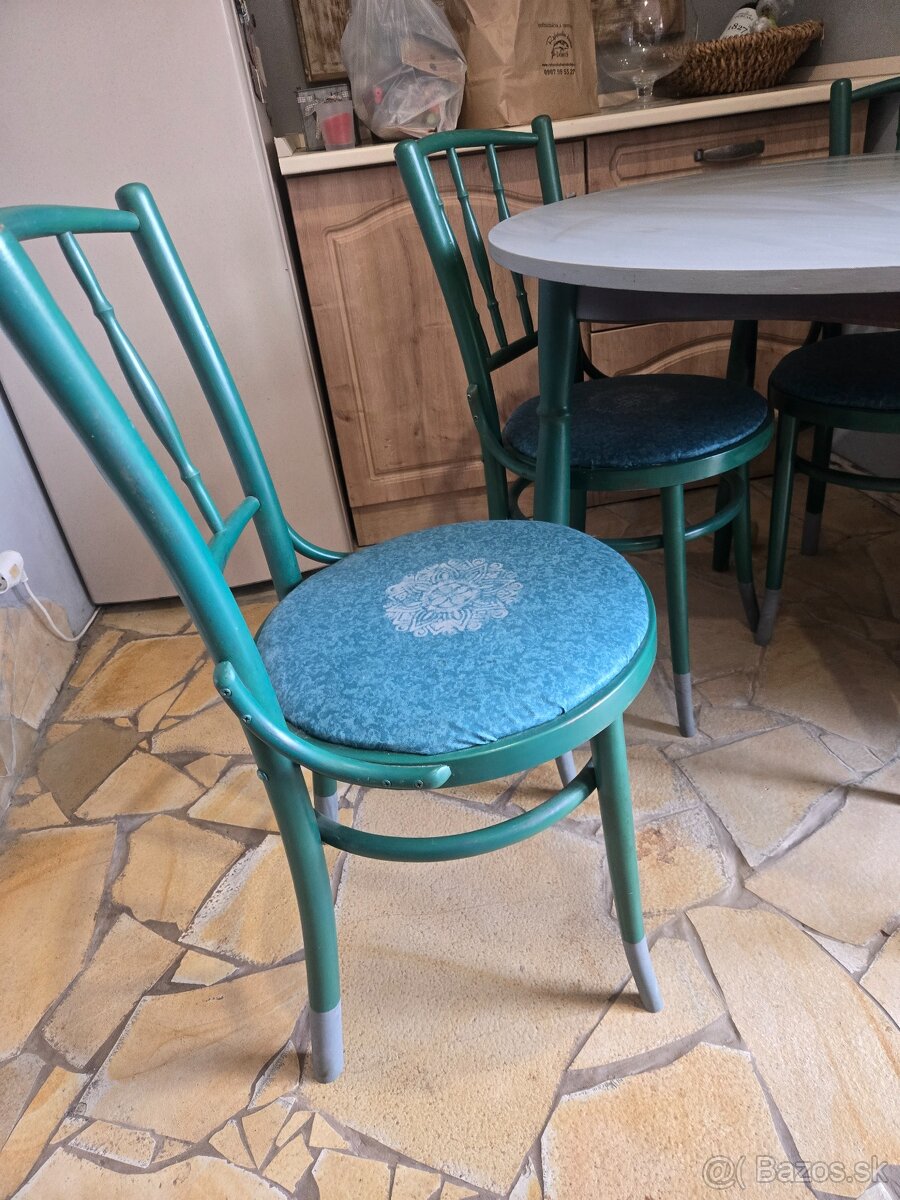 Predám stól a stoličky - 2