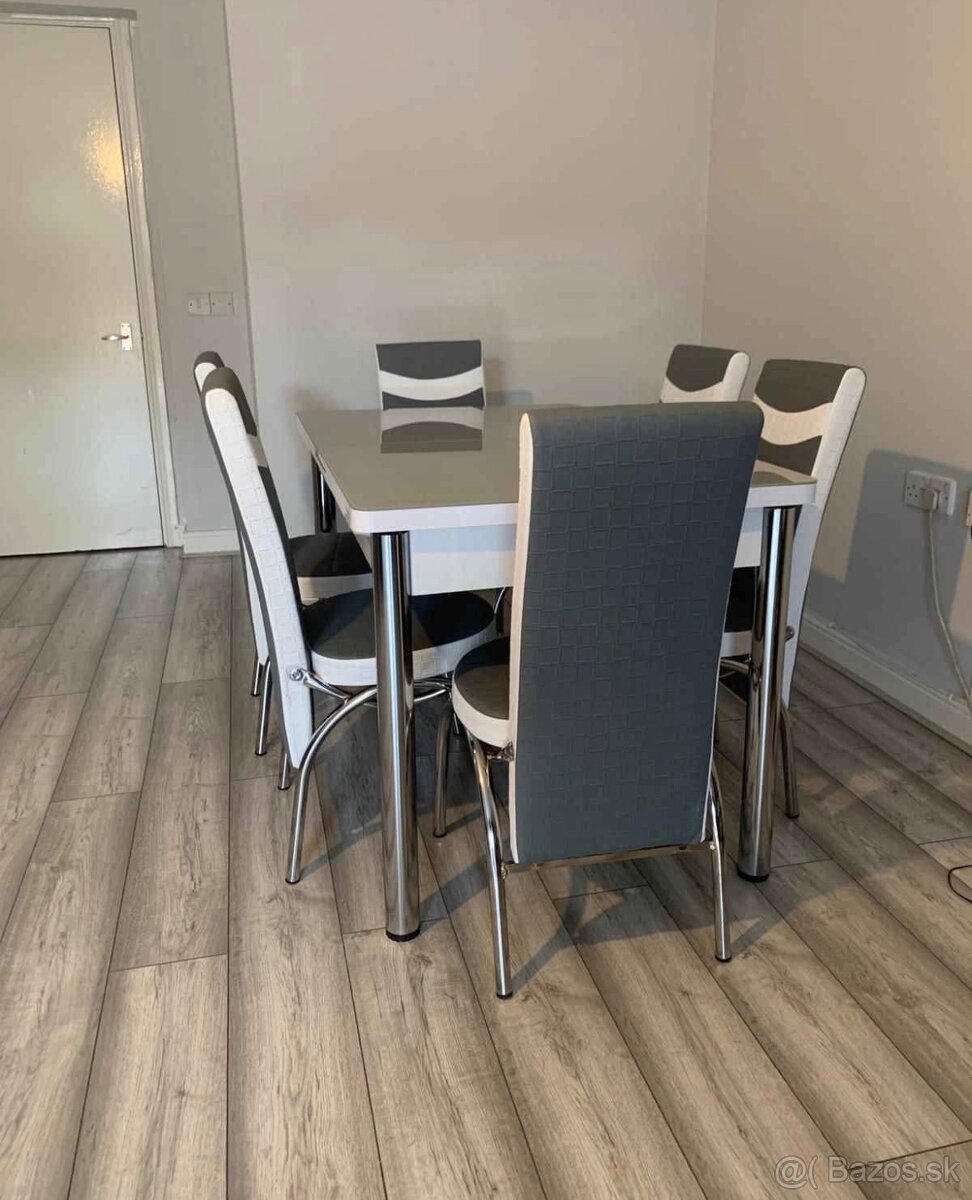 Jedalenský stôl - 2