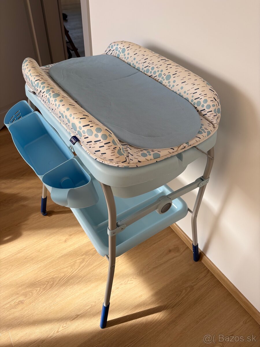 Prebalovací pultík s vaničkou Chicco - 2