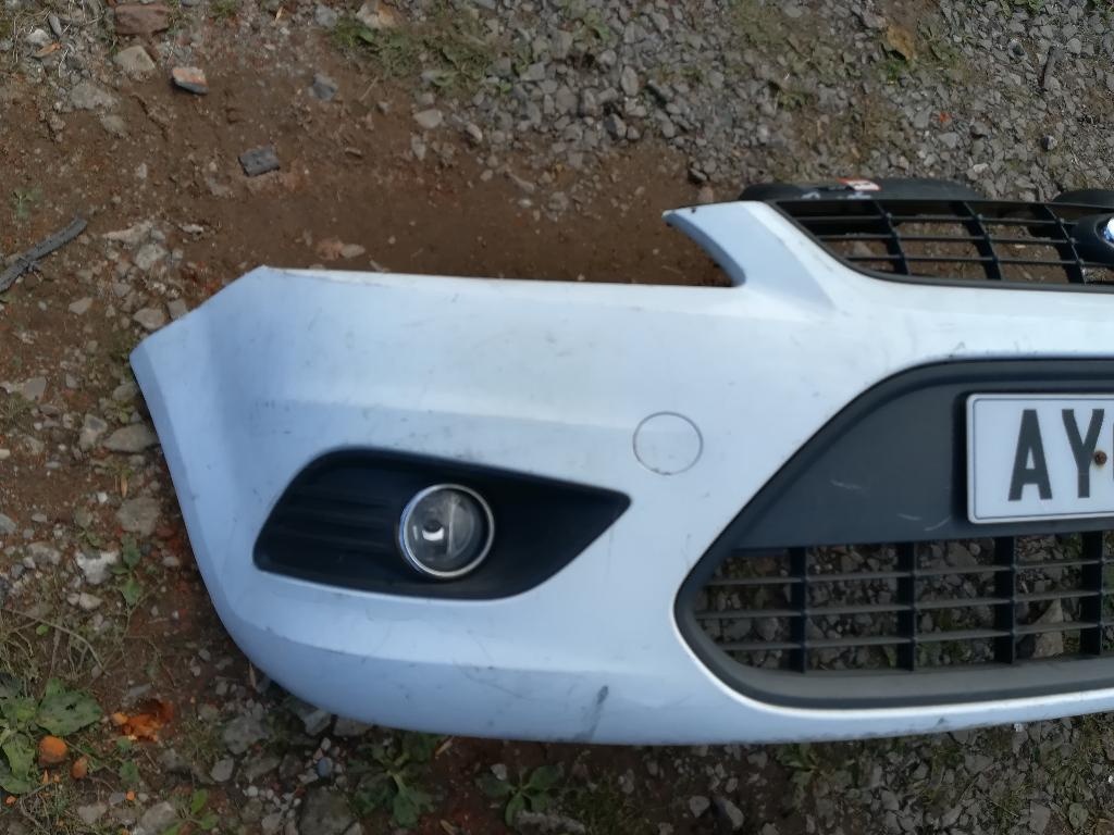 Ford Focus 08- predný nárazník kompletný - 2