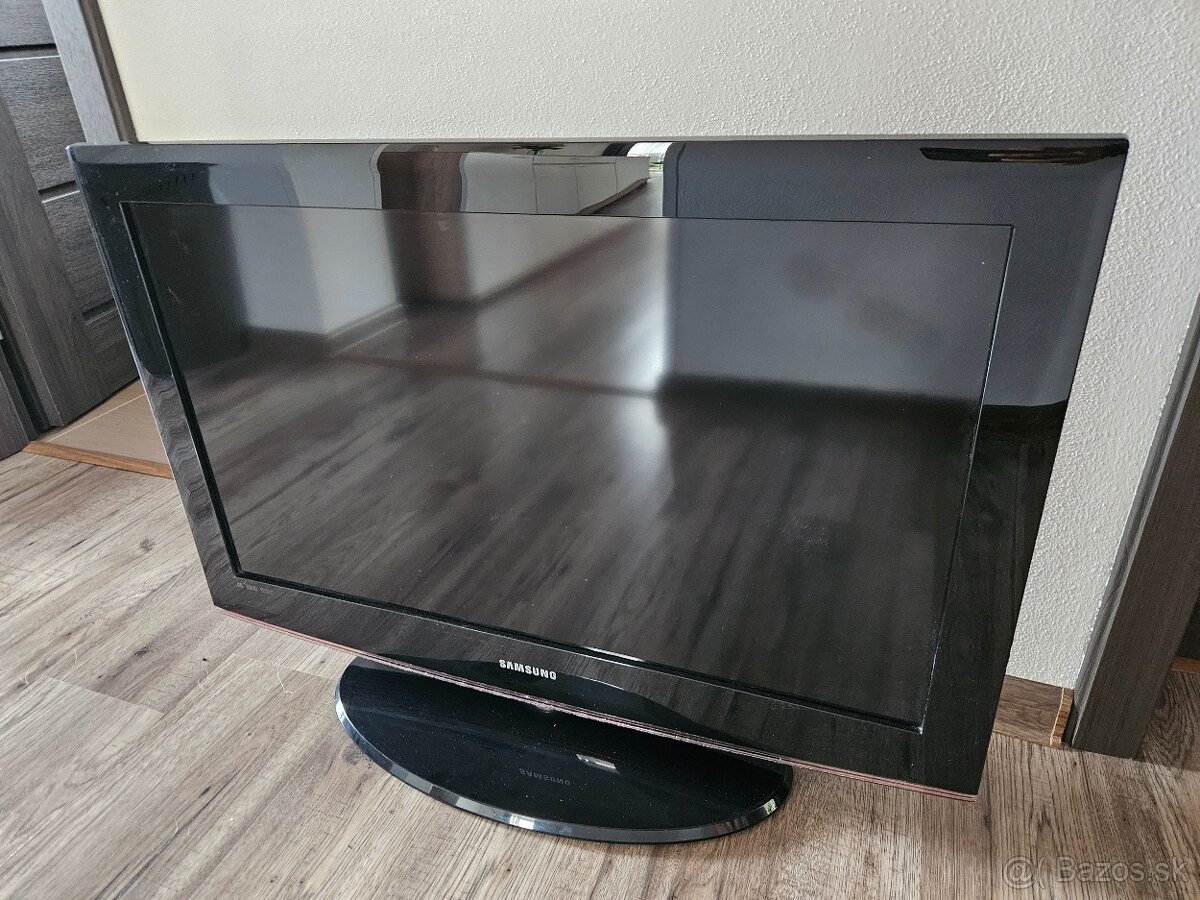 LCD Televízor zn. Samsung LE32B450C4W - 2