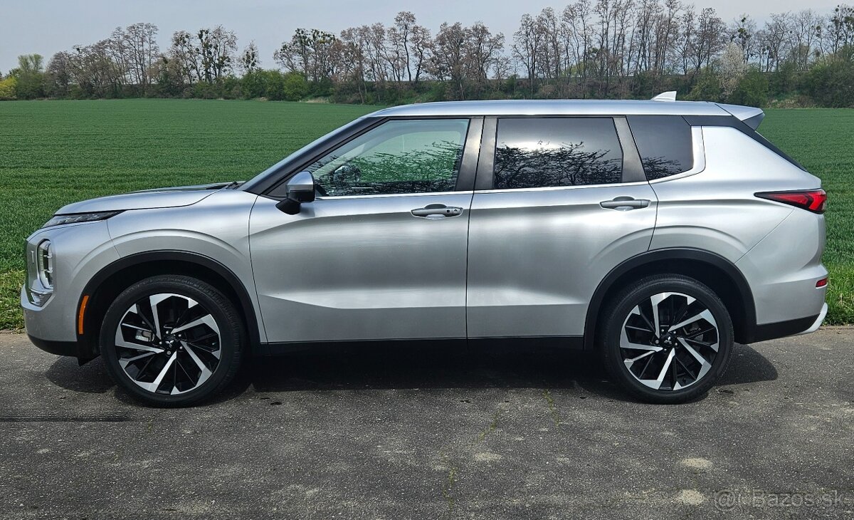 Mitsubishi Outlander 2,4i Intense AT - 2