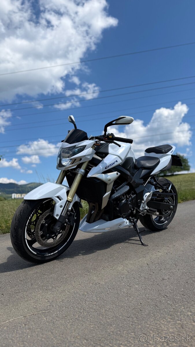 Suzuki GSR 750 - 2