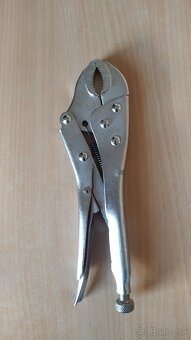 Magnet a kliešte - 2